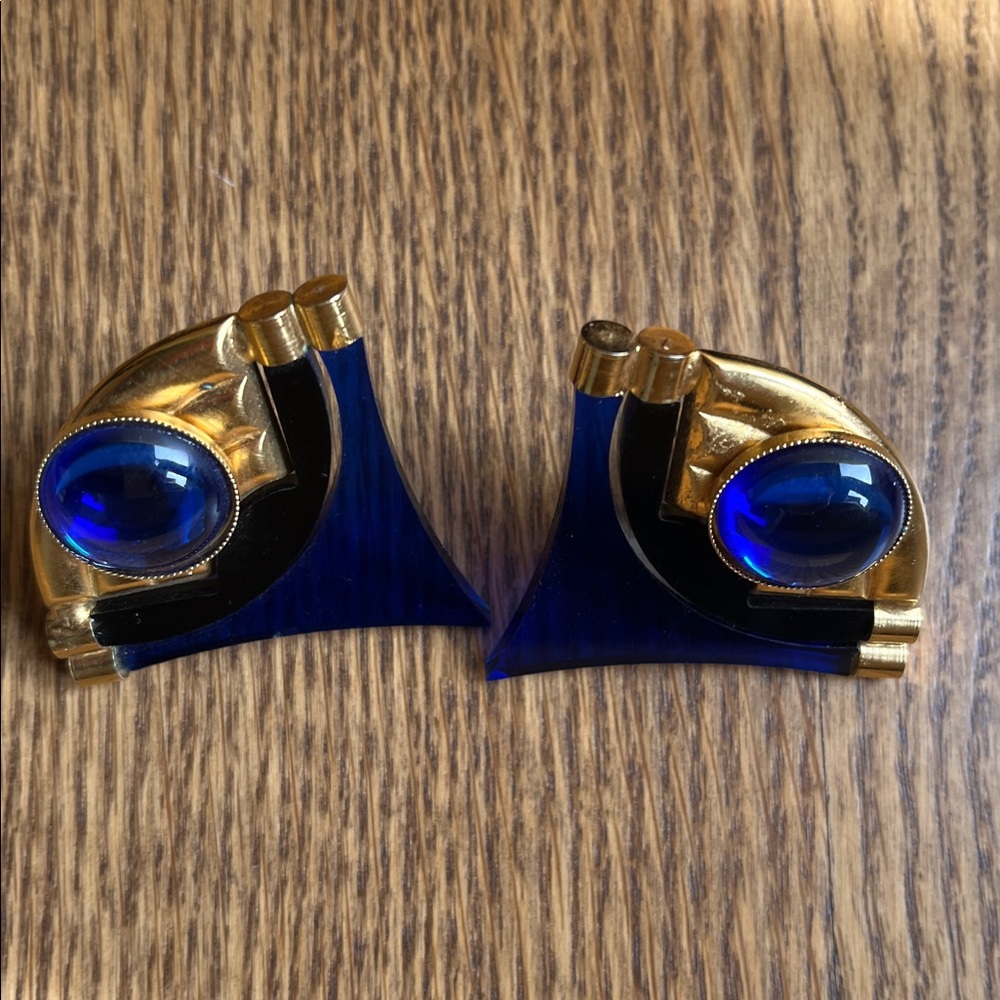 Vintage earrings. Clip on. Purchased at Susan of Burlingame. - Picture 2 of 6
